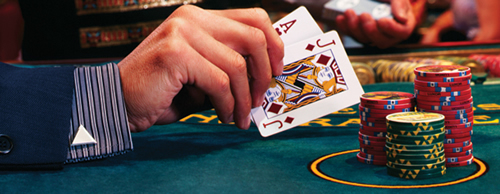图片档名20130821073214.jpg:想要在赌场上使用21点算牌术，先找好你的伙伴